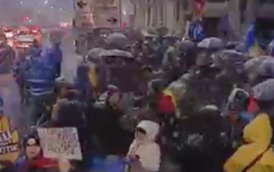#REZIST. Protest masiv în București. Purtătorul de cuvânt al PSD: “mișcările violente îi caracterizează pe acești oameni" A37f52daf98e0aecd888f0ac638c9bb6be194458