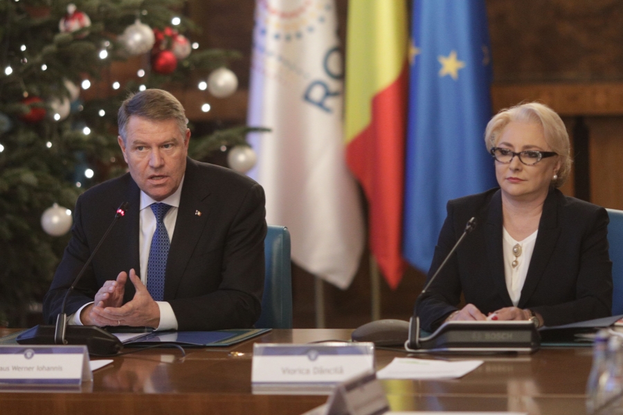 Klaus Iohannis, Viorica Dăncilă la ședința de Guvern