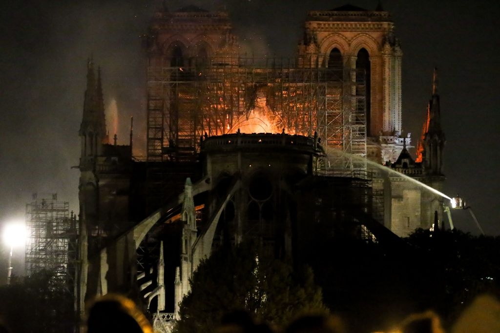 Catedrala Notre Dame din Paris - incendiu