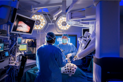 Robotul chirurgical da Vinci, la SPITALUL CLINIC PELICAN Oradea