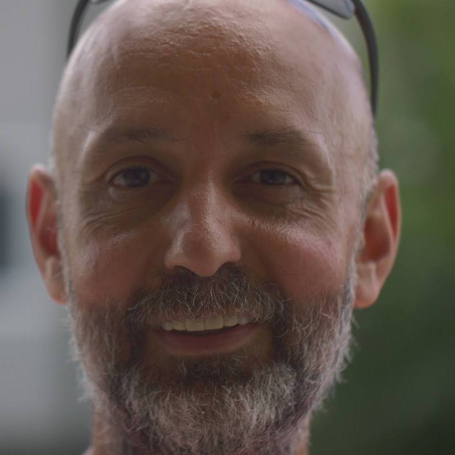 „Tata Valeriu” a cumpărat din banii lui o casă pentru salvarea copiilor