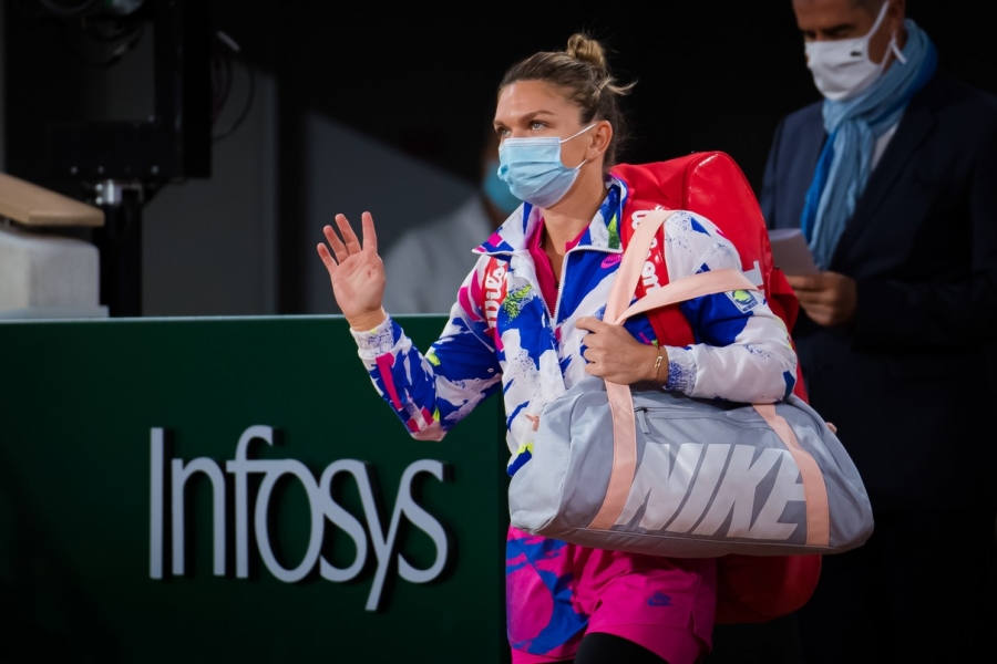Simona Halep - mască de protecție