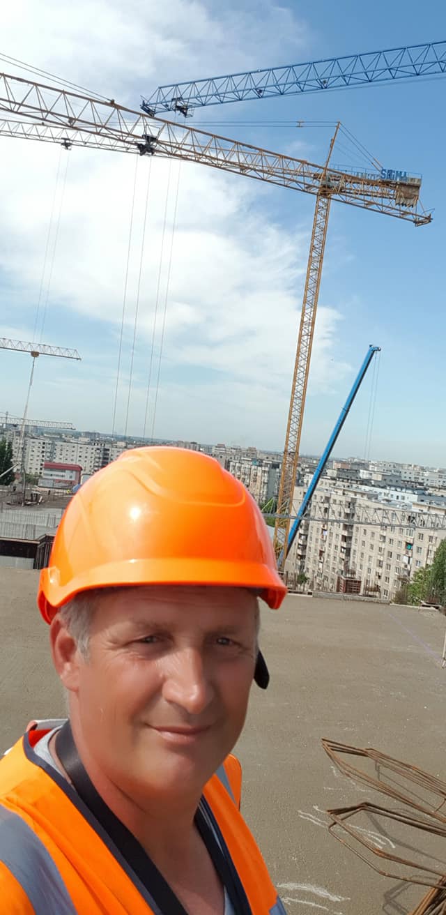 Macaragiu Cu Comanda De La Sol Cum lucrează și cât câștigă un macaragiu de top pe șantierul România