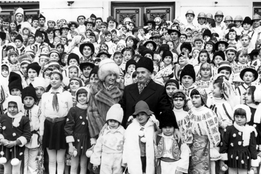 Ceaușescu și copiii
