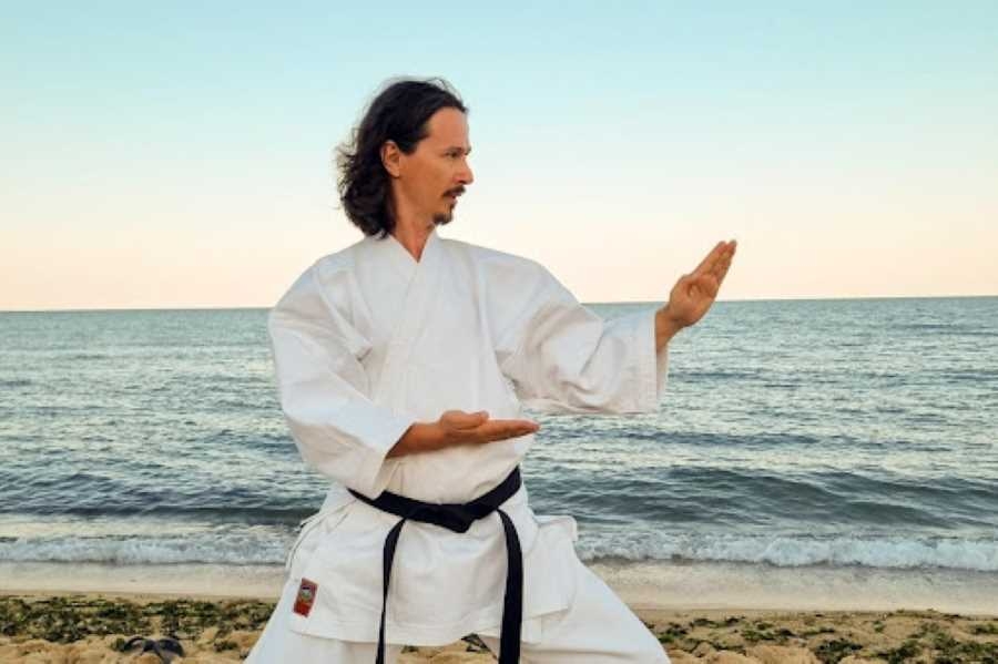 Cristi Danileț, exercițiu de karate