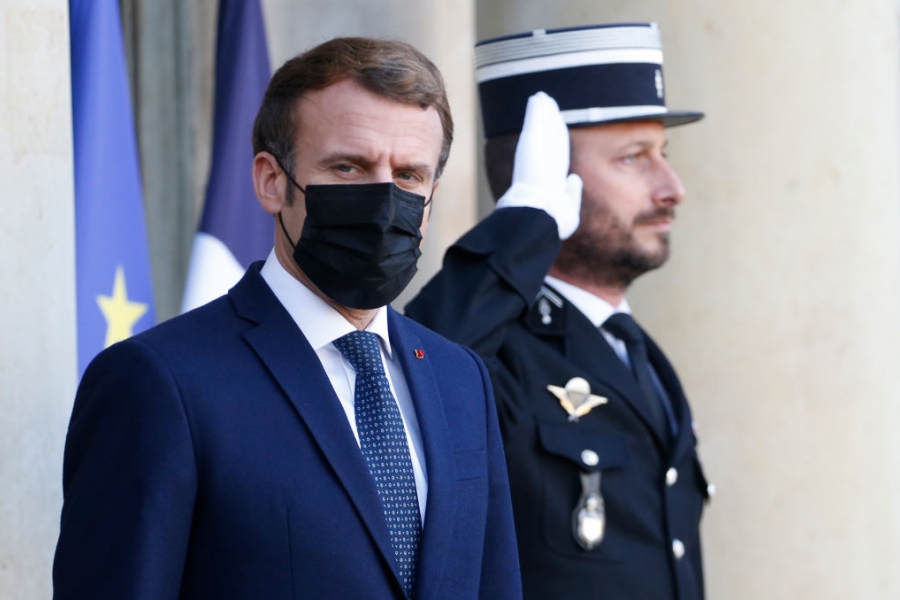 Emmanuel Macron - masca