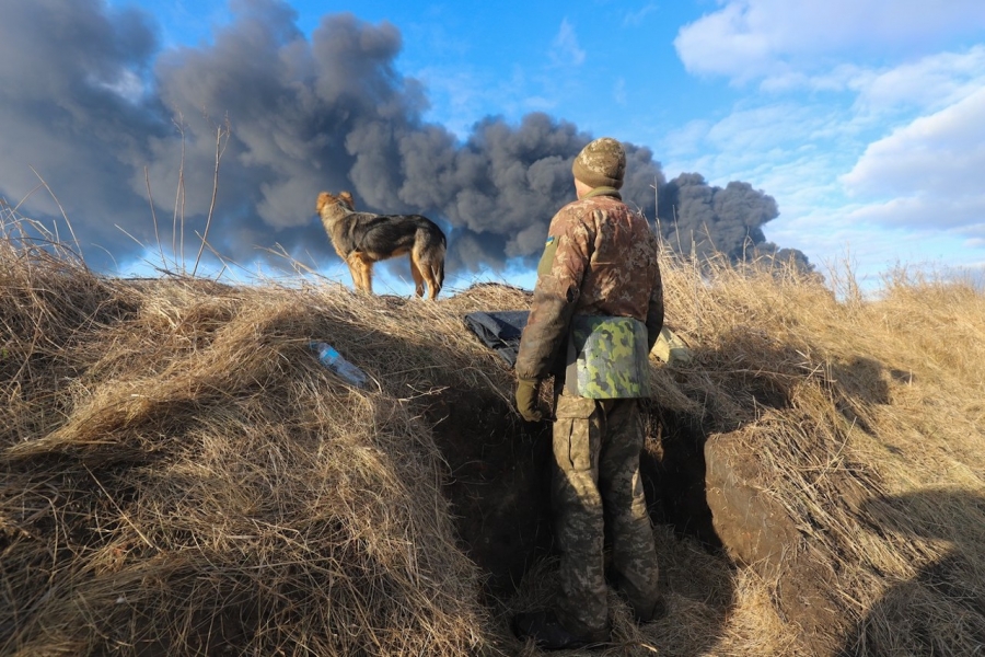 Soldat ucrainean cu câine