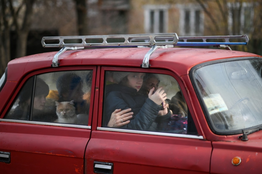 Refugiați din Ucraina în mașină