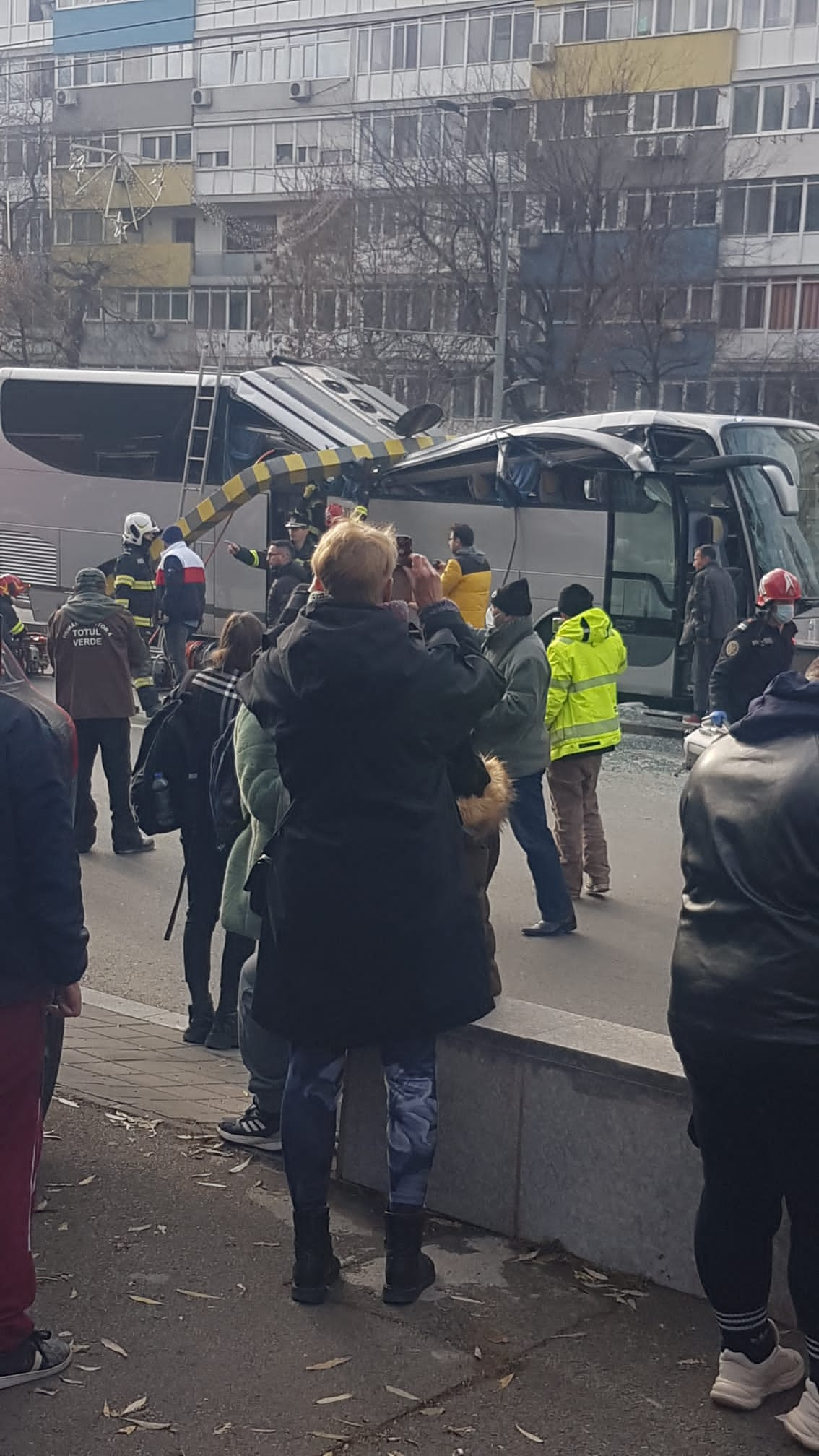 Accident Grav La Intrarea în Pasajul Unirii Din București Un Autocar Care Transporta Cetăţeni 