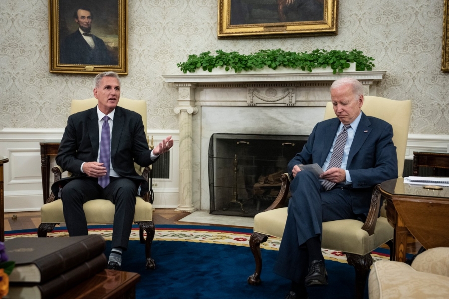 Joe Biden si Kevin McCarthy 