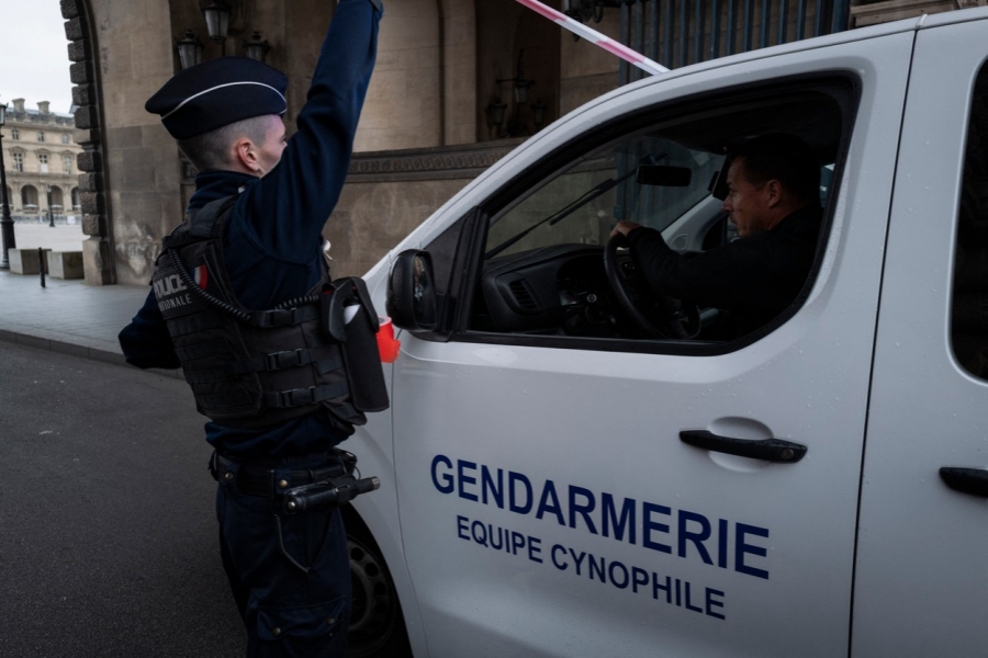 amenintare cu bomba - Paris