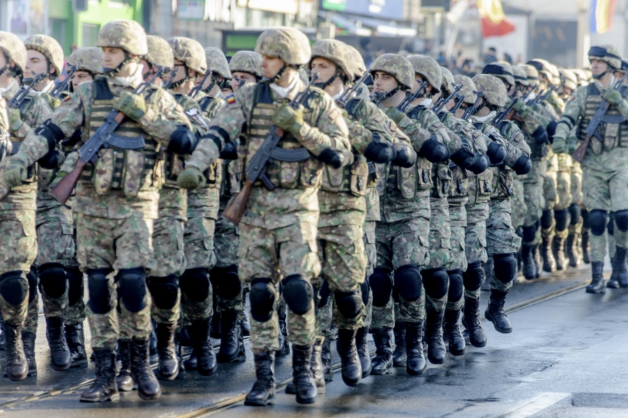 Militari români