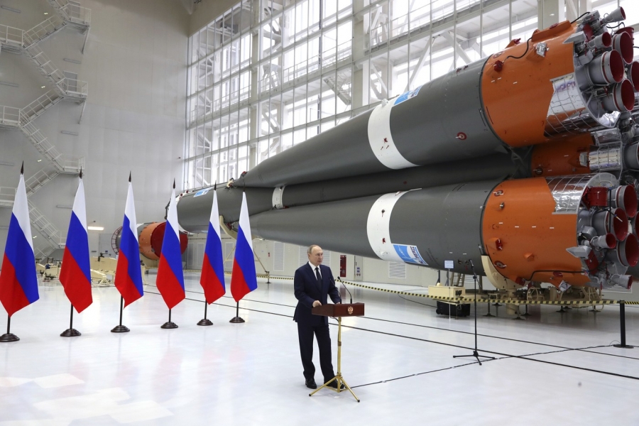  Vladimir Putin ține un discurs în timpul vizitei sale la cosmodromul Vostochny, Foto: Evgeny Biyatov / AP / Profimedia
