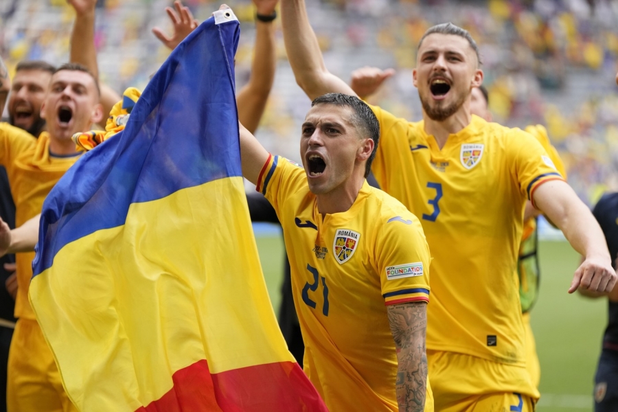 Imagine de la România a învins Ucraina cu 3-0. Foto: Matthias Schrader / AP / Profimedia