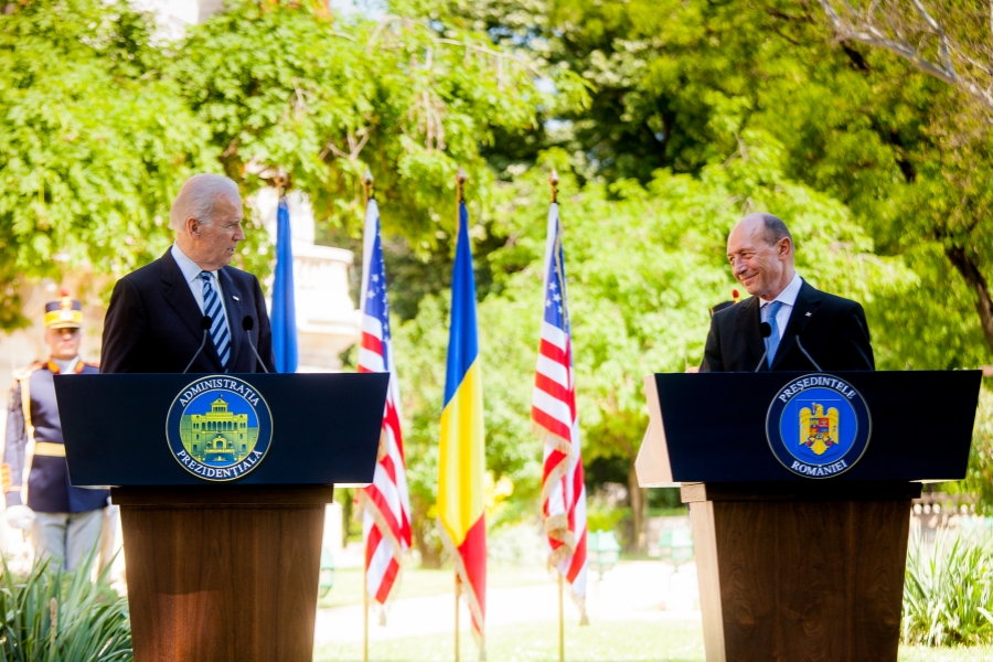 Imagine cu Joe Biden și Traian Băsescu. Foto: Ovidiu Micsik / Inquam Photos