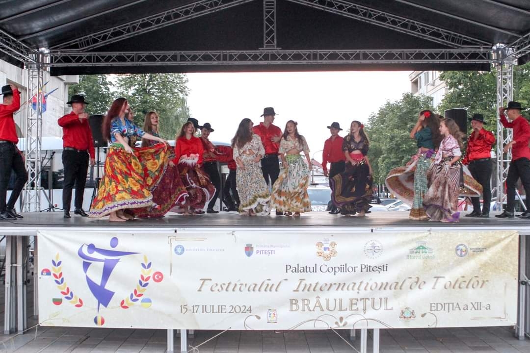 Festivalul Internațional de Folclor „Brâulețul”