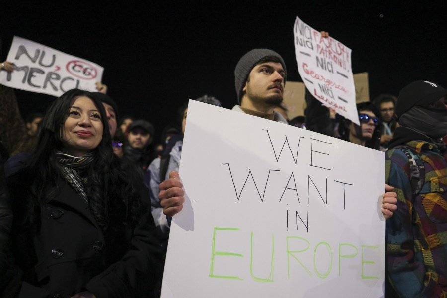 protest - Călin Georgescu