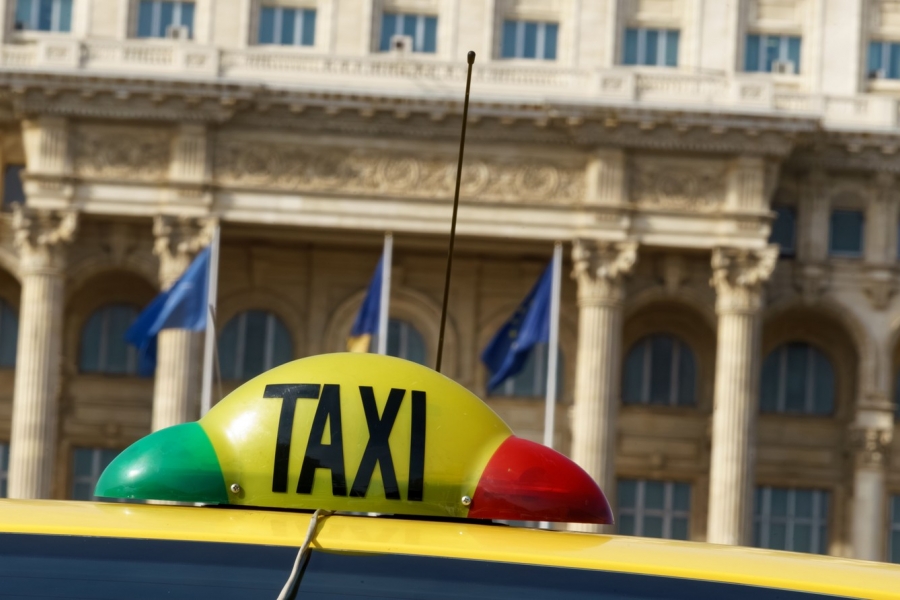 taxi - foto: Lucian Alecu / Shutterstock Editorial / Profimedia