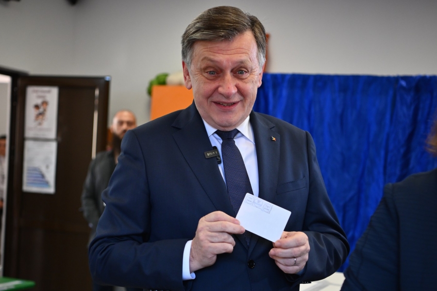 Crin Antonescu la vot