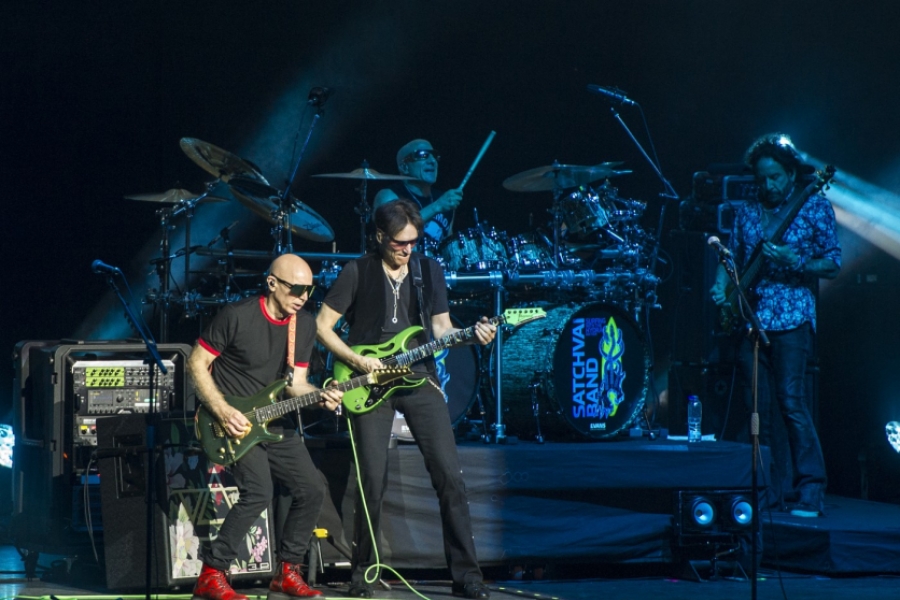 Steve Vai și Joe Satrian
