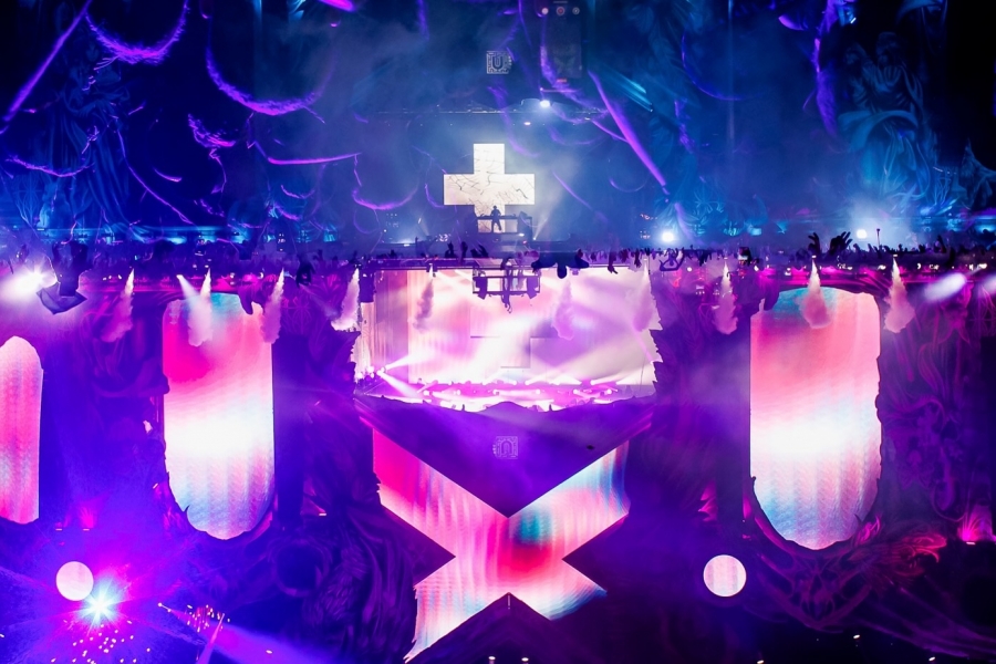 Untold cruce