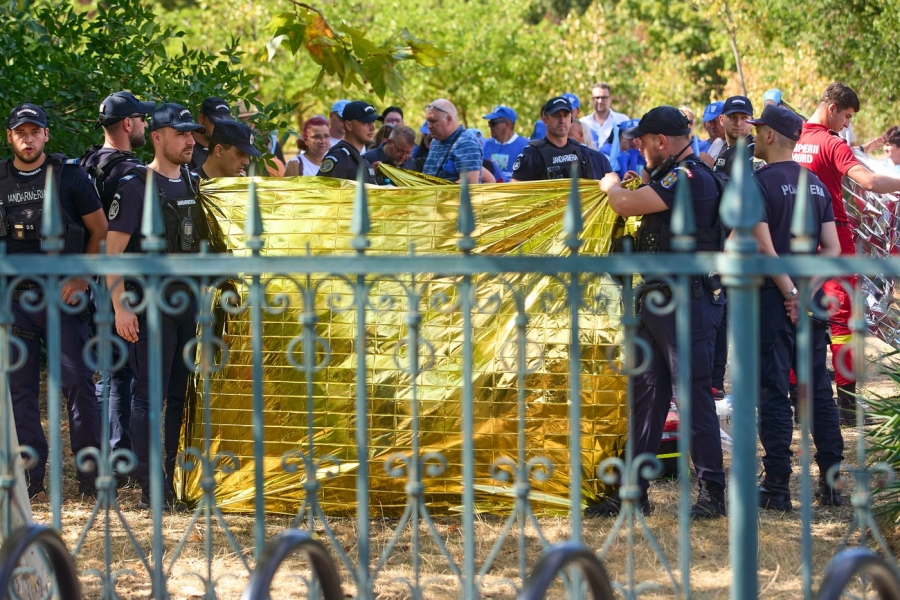 Proteste tăieri salarii