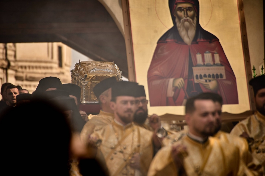 Catedrala Mantuirii preoti