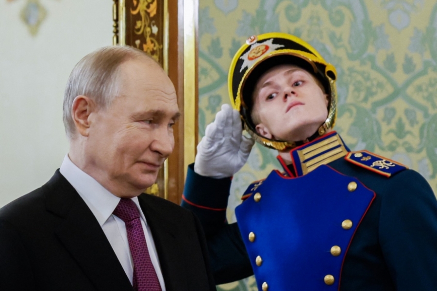 Putin primește salutul