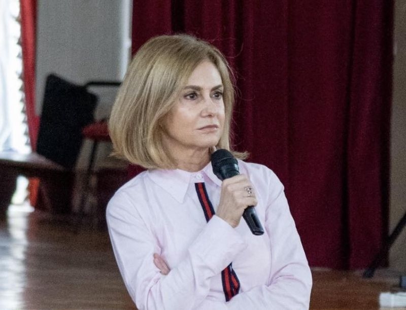 Adriana Stoicescu fb