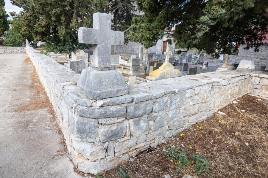 cimitir - Profimedia