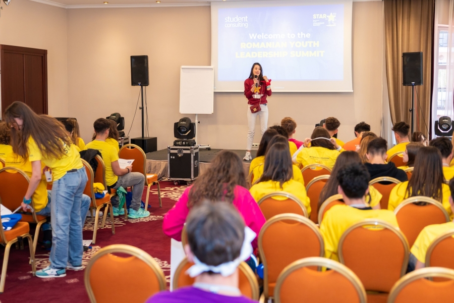 tineri - lia Hancianu