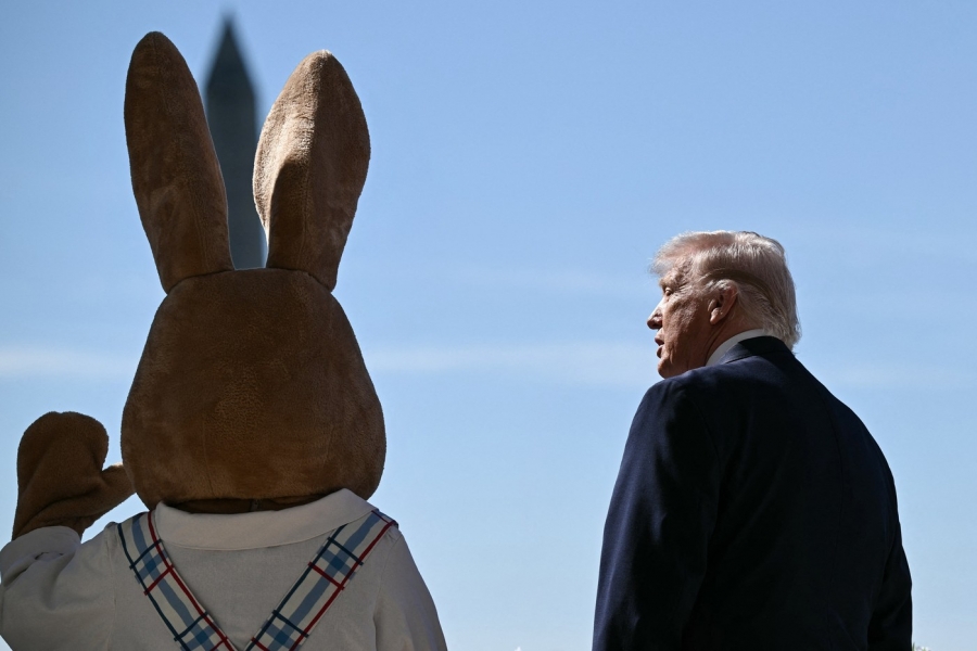 Trump și iepurașul / sursa foto: Profimedia