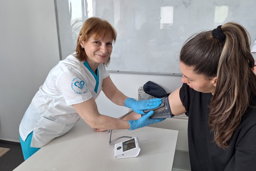 Loredana Dinu, eleva scoala postliceala de asistente