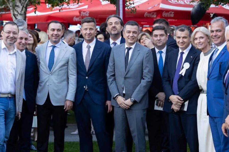 Aceleași izmene roșii, alți călători