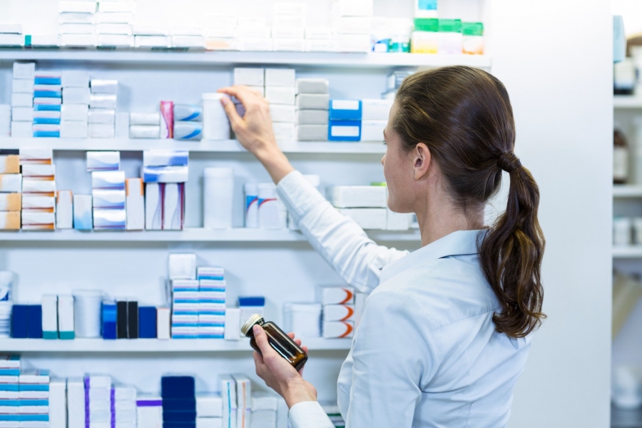 Farmacista / sursa foto: Profimedia