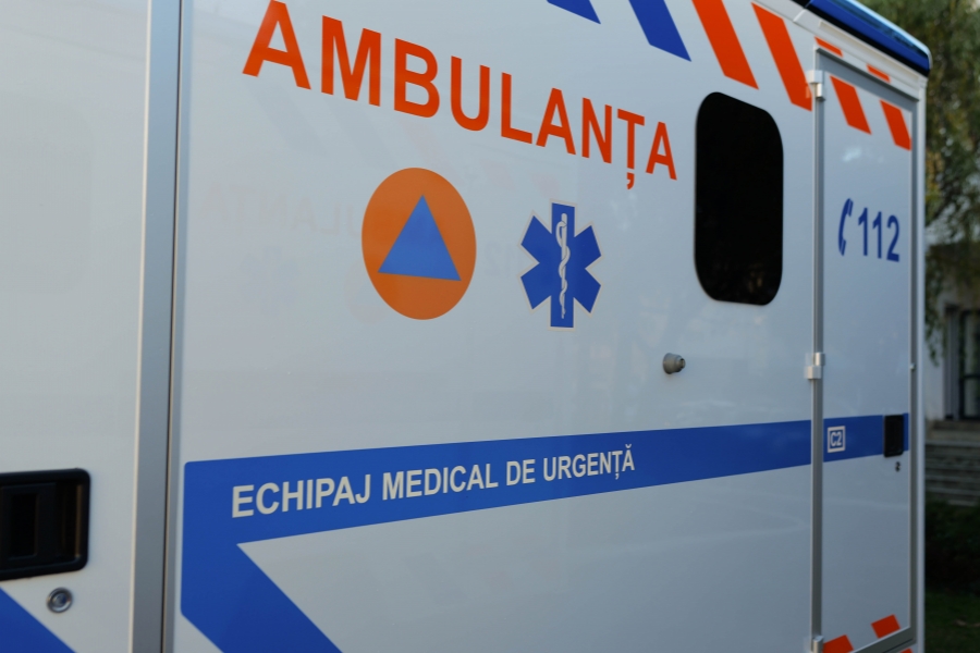 ambulanta -  Inquam Photos / Dana Coțovanu 