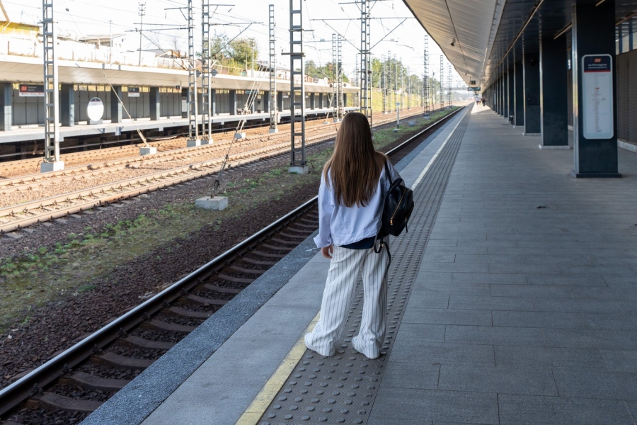 adolescenta la gara