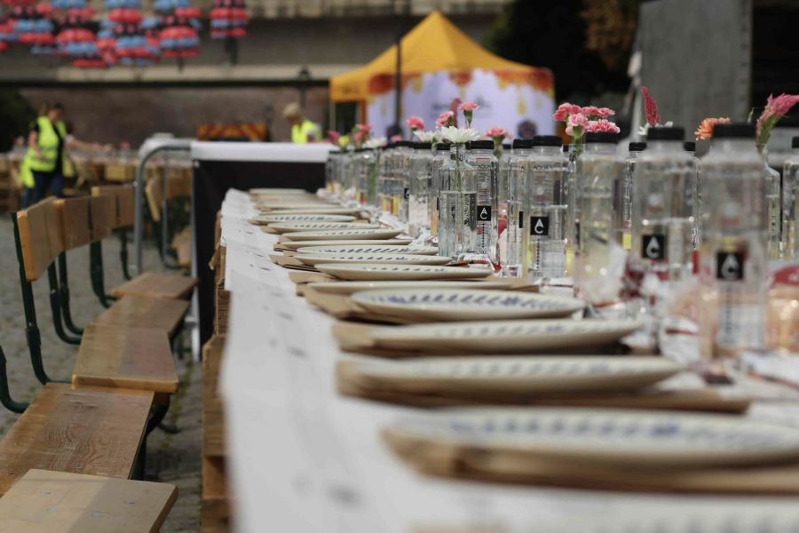 Peste 20.000 de participanți, așteptați la „Masa Care Unește” în București. Eveniment de Cartea Recordurilor, în scop caritabil